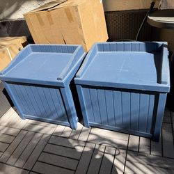 2 Storage Containers