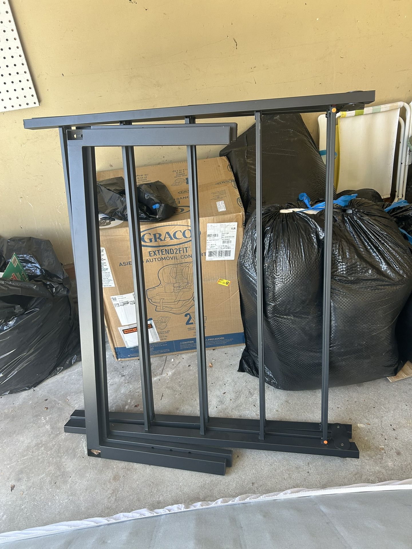 Single Mattress And Metal Bed Frame 