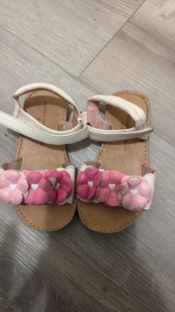 Sandals size 8