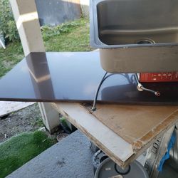 Counter De Cuarzo.251/2 X 70 Pulgadas. Con Fregadero Con Llave. 