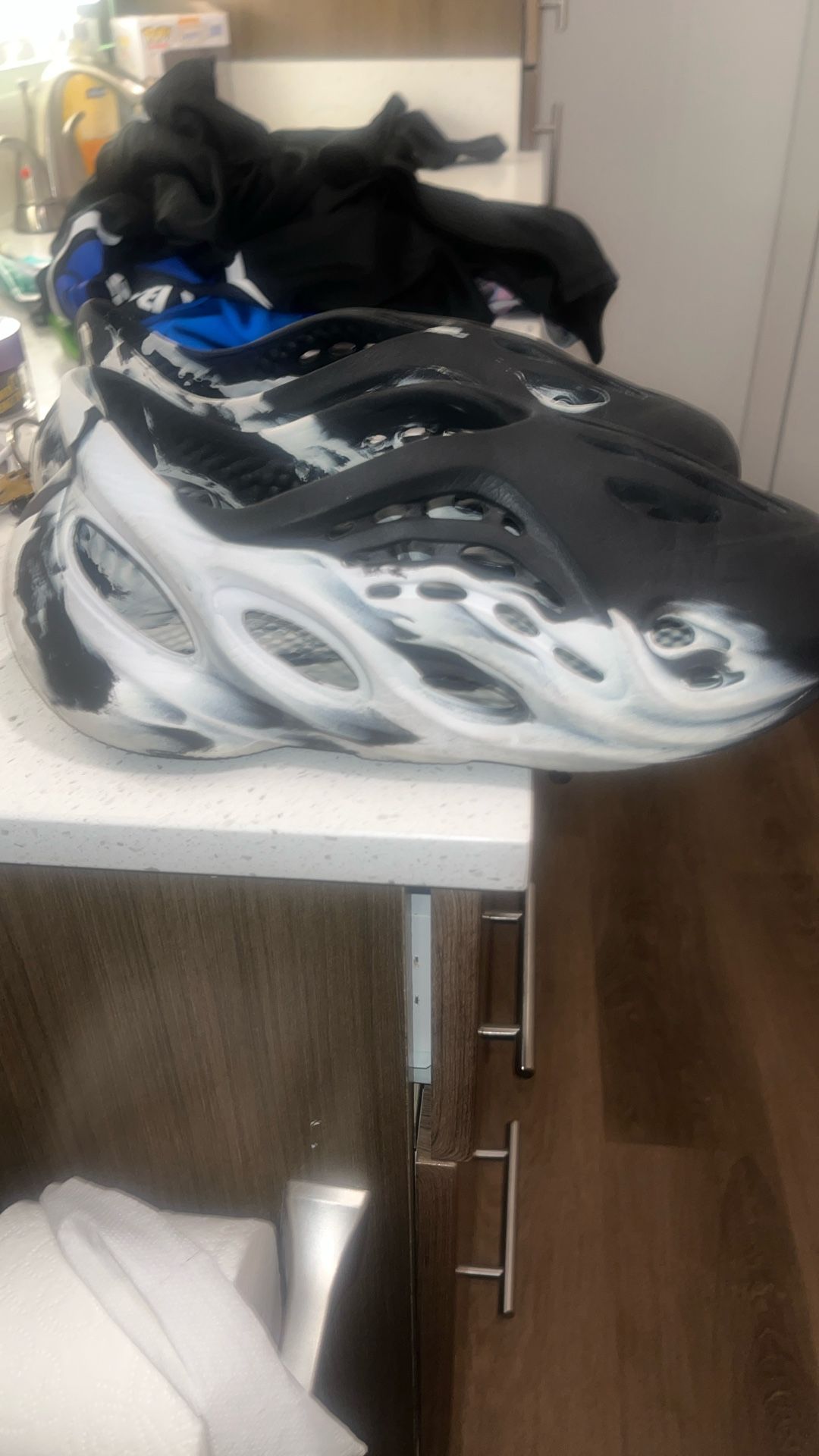 Adidas Yeezy Foam Runners – Worn Twice – Women 6.5