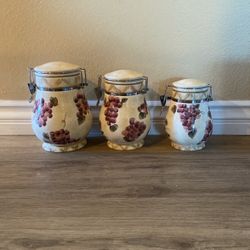 Oneida Veneto Grapes And Vines Canister Set