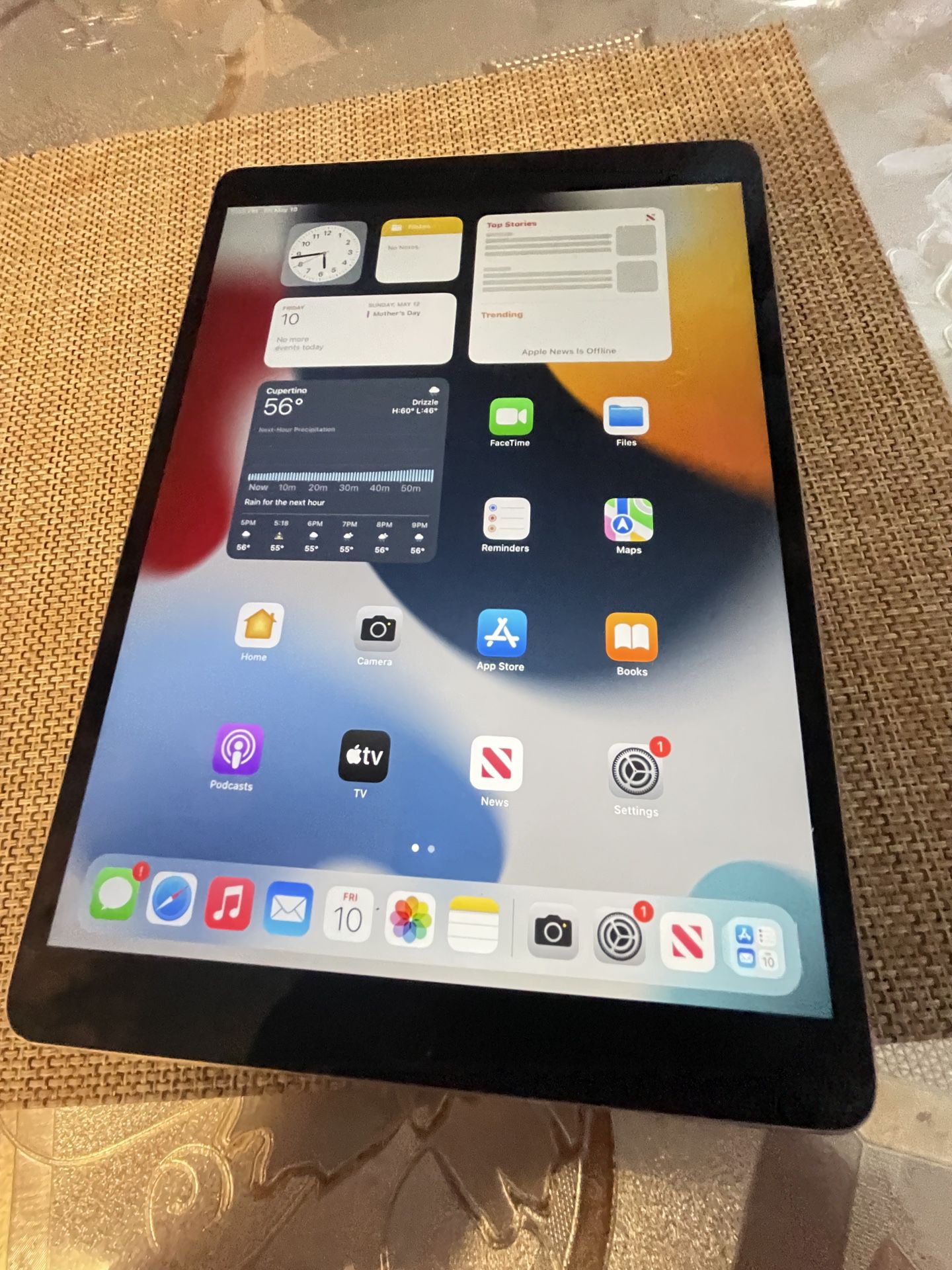 iPad Pro 1st 64gb Small Crack.  Working Excellent 
