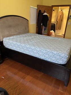 QUEEN BED AND 1 NIGHSTAND