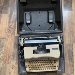 Smith-Corona Coronet Super 12 Electric Portable Typewriter & Case Coronamatic 