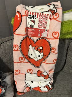 New Hello Kitty Valentines Blanket