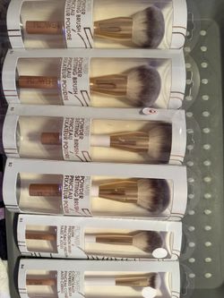 Flower Cosmetic Brushes By Drew Barrymore