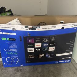 Roku Smart 65’ TV
