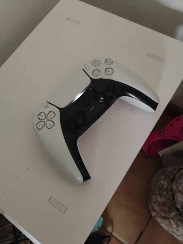 PS5 Controller White
