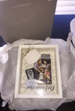 BRAND NEW THINGS REMEMBERED PHOTO FRAME