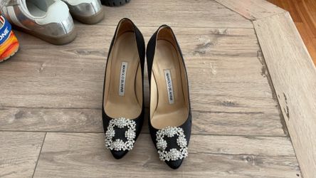Manolo blahnik size 35