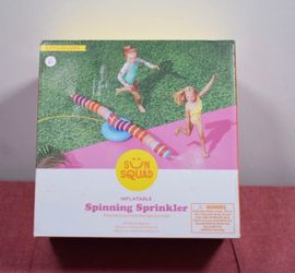 Water sprinkler toy Sun Squad