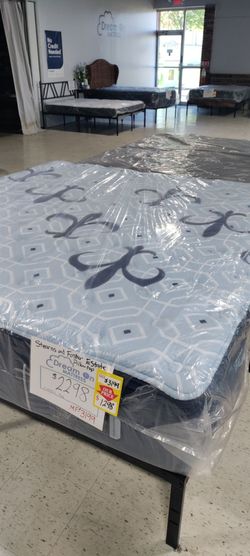 King Size Stearns And Foster estate Pillow Top! Brand New
