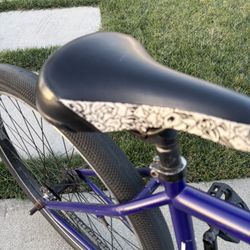 Throne White Chad Seat with Seat post