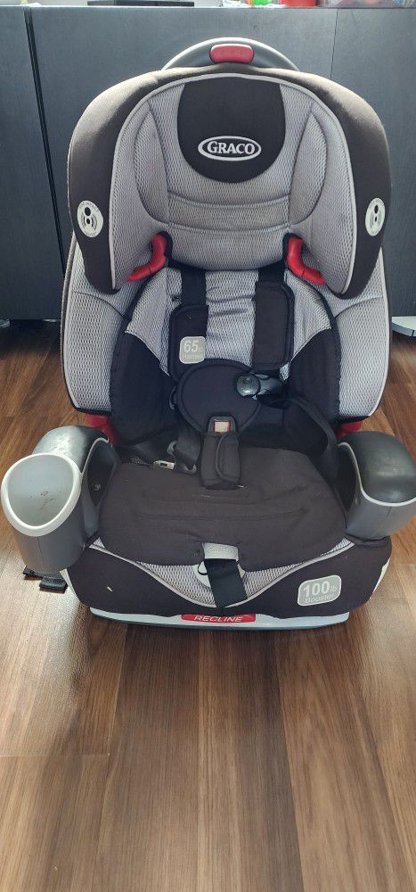 Graco Nautilus 3-in-1 Carseat / Booster Seat