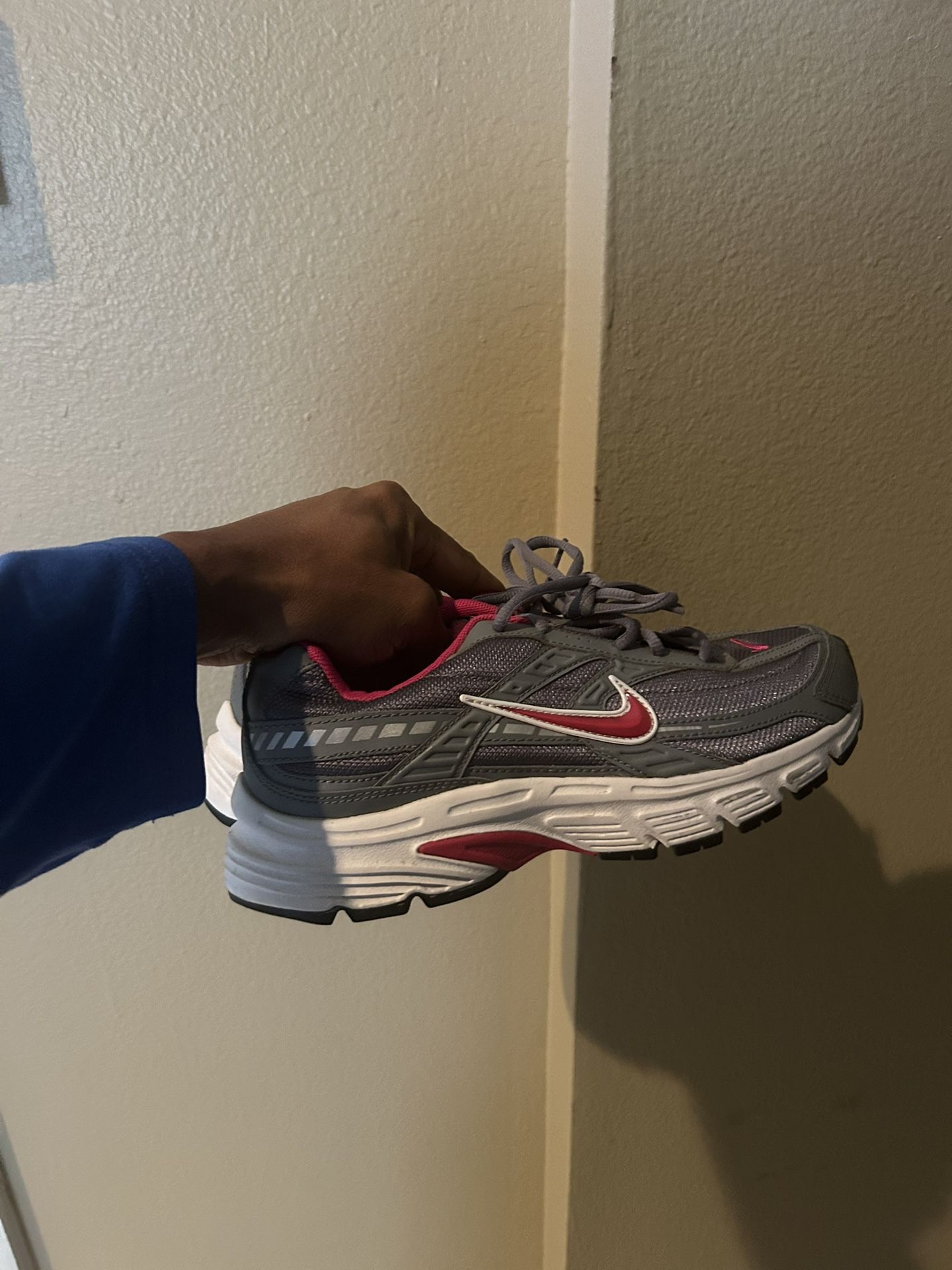 Brand New Women Nike Size 8