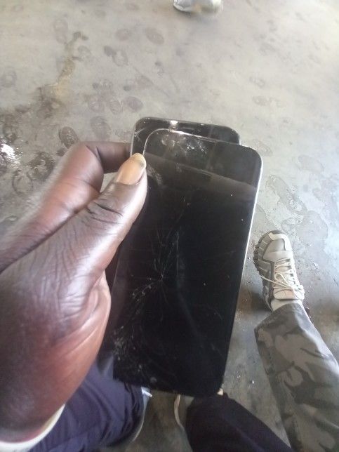 I Phone Xr And 13 Both Locked