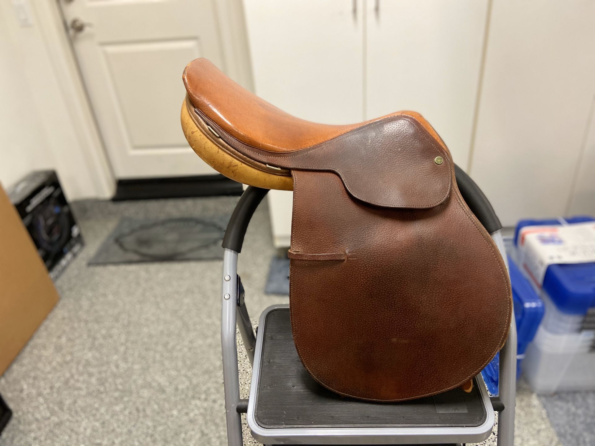 Crosby prix des nations spring seat English jumping saddle