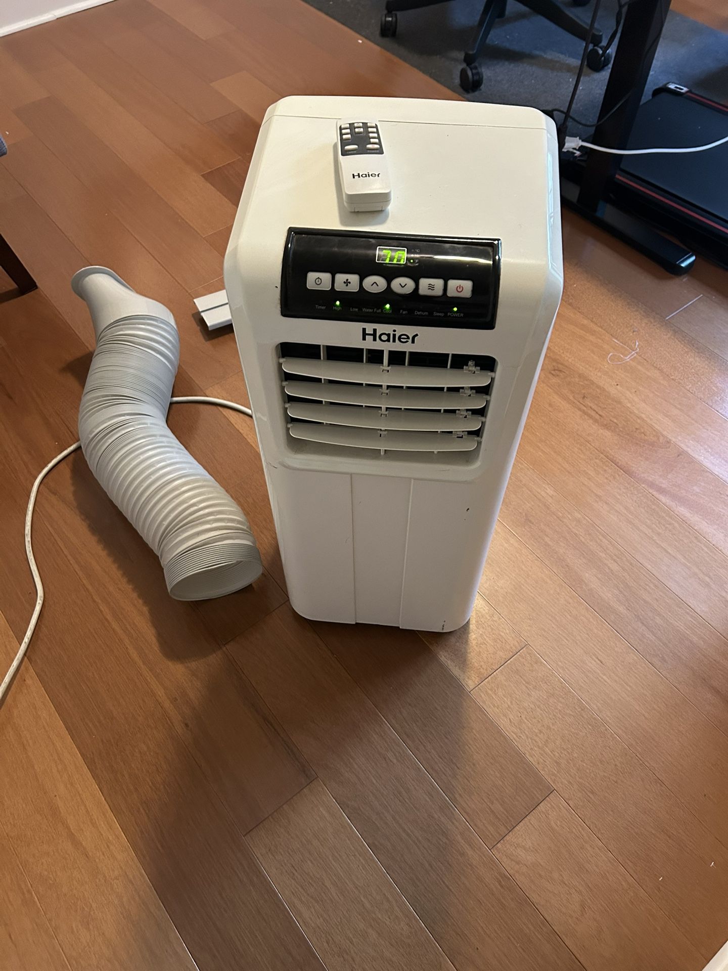 Haier 8000 BTU Portable AC dehumidifier