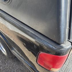 Chevy  S10  Camper Toppper Missing Back  Plastic Window