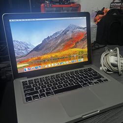 MacBook Pro Apple Laptop 2010