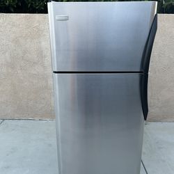 3 MONTHS WARRANTY 30x30x66 FRIGIDAIRE REFRIGERATOR SILVER 18cu Ft