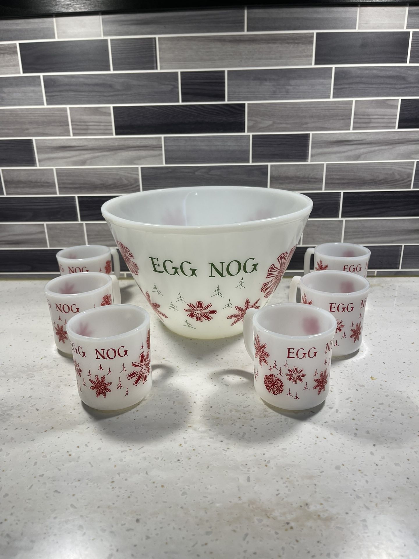 Vintage Fire King Egg Nog Bowl with 6 Cups (no chips or cracks)