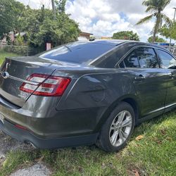 2015 Ford Taurus