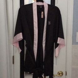 **BRAND NEW W/ TAGS** Victoria's Secret Robe