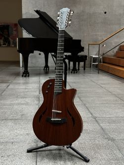 Taylor T5z-12 Classic 12-String Hollow Body Electric Guitar (Tropical Mahogany)