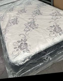 Deluxe brand  full size set
