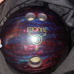 Very Nice Women's Bowling Ball With Carry Bag