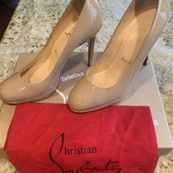 CHRISTIAN LOUBOUTIN PUMP HEELS 