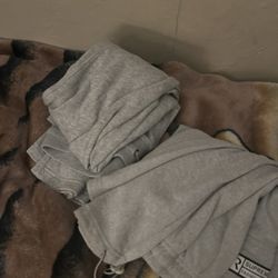 2 sweatpants 