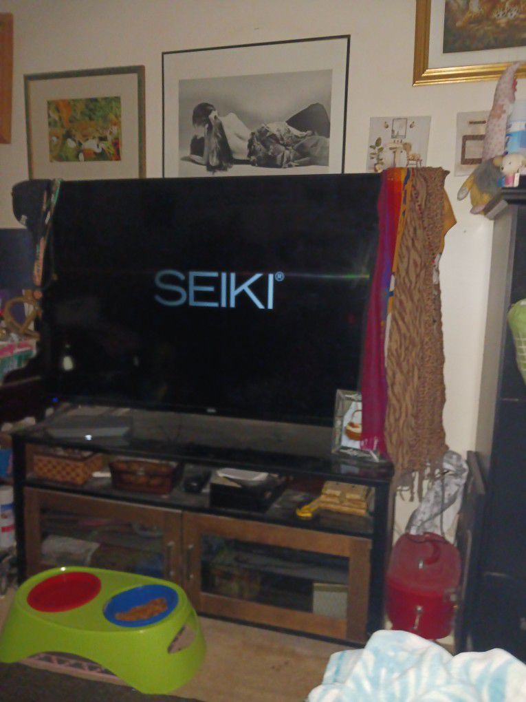 60 In Smart TV No Remote 100 Firm As U See Runs Great Only Fewyr Old