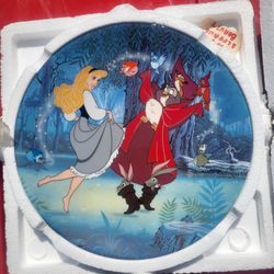 Sleep Beauty, Aurora Plate