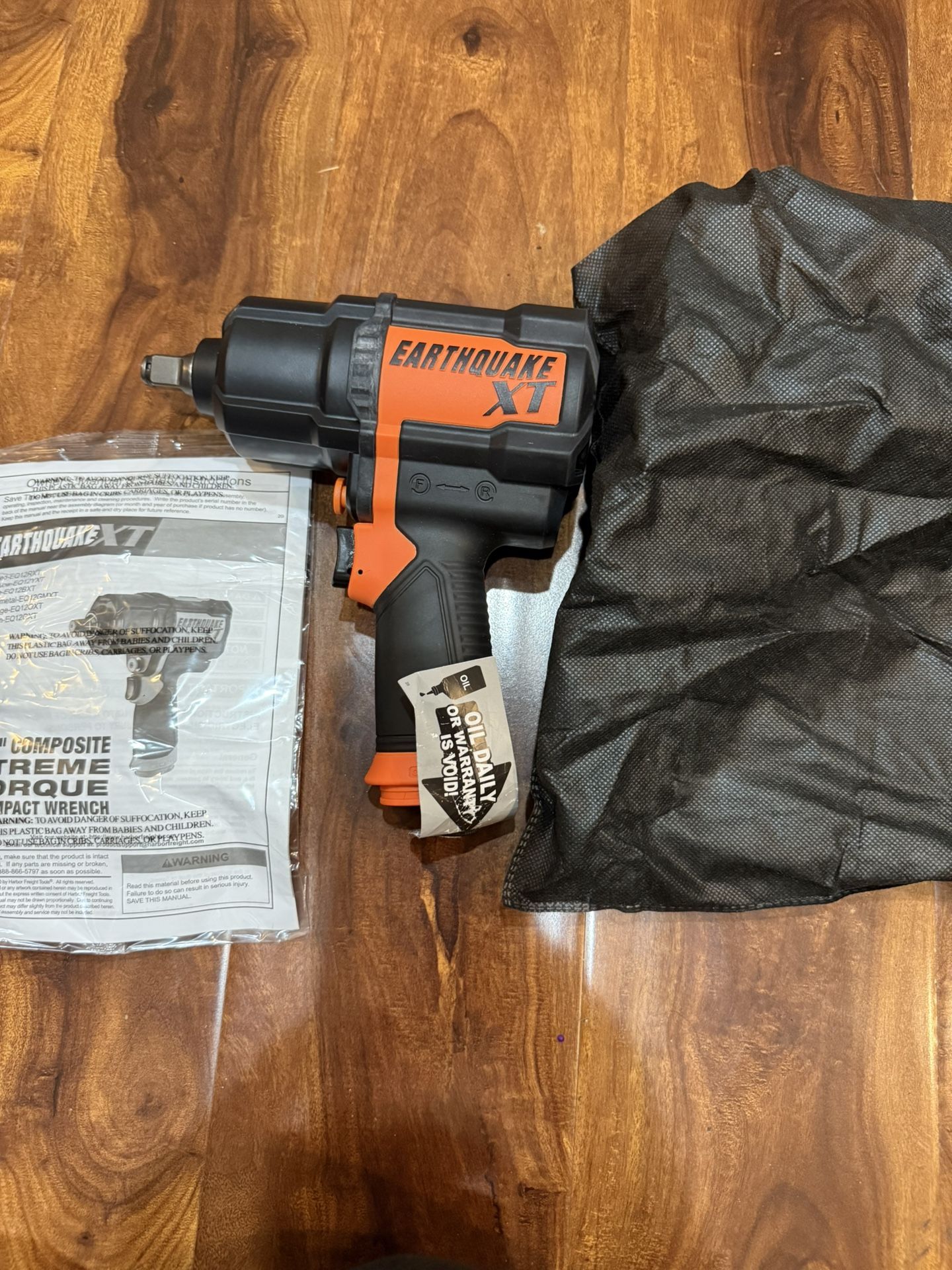 Earthquake XT 1/2” Composite Air Impact Wrench – 1200 ft-lbs Torque (NEW, Damaged Box)
