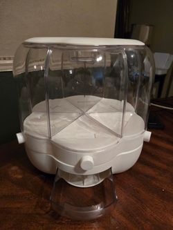 Dry Goods Dispenser