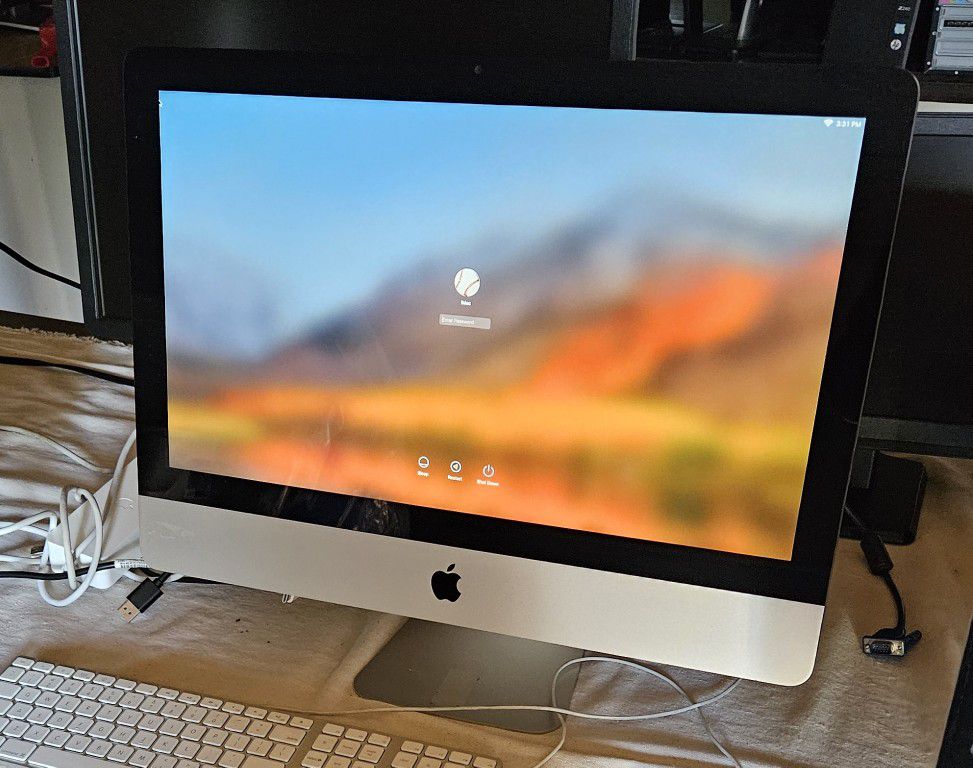 Apple iMac 21.5 Mid 2011. Read Description. 
