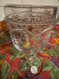 New Princess House Moderna clear goblets wine glass 4 total