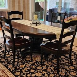 Hooker Indigo Creek Dining Table With 4 Chairs