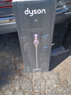 Dyson v8 cordless vacum