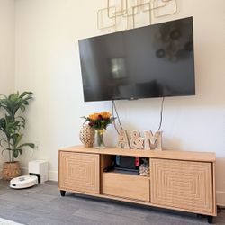Tv Stand With Sliding Doors And Drawer