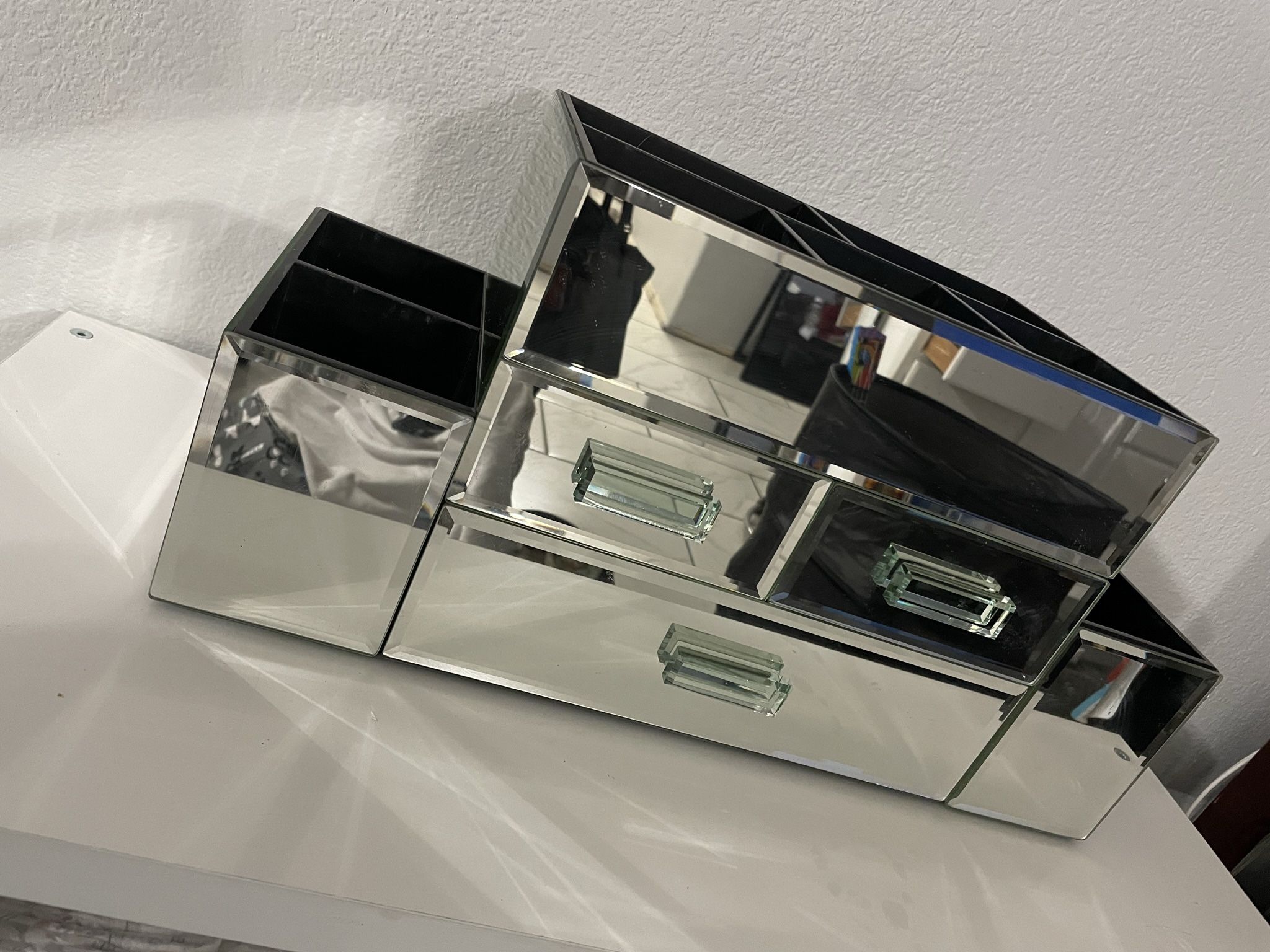 Makeup Box Mirrored
