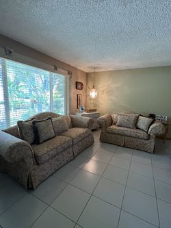 Sofá and Love Seat