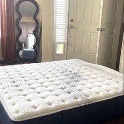 Serta iComfortPro Firm Queen Mattress – Like New – Best Offer