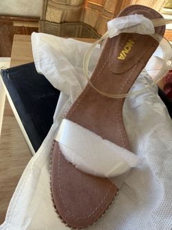 Few cute high heels