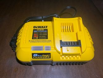 DEWALT 20V and FLEXVOLT 12 Amp Fan Cooled Fast Charger