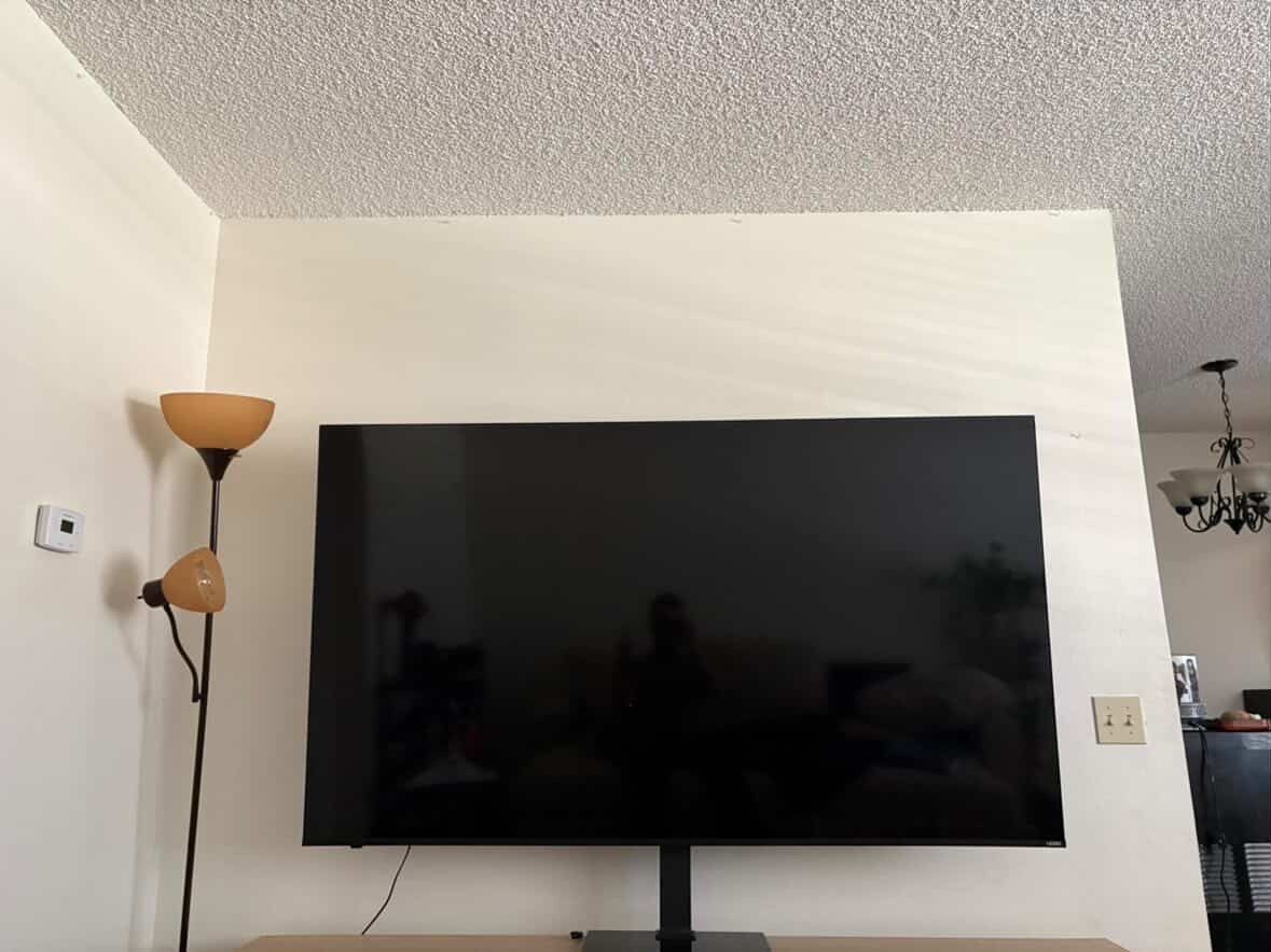 75 In Tv With Stand And Speakers