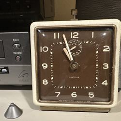 Vintage Windup Travel Clock And Alarm